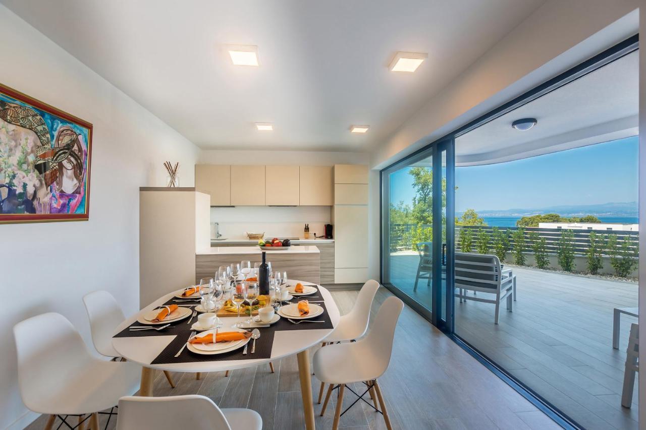 Villa Poseidon Rova ***** Malinska Esterno foto