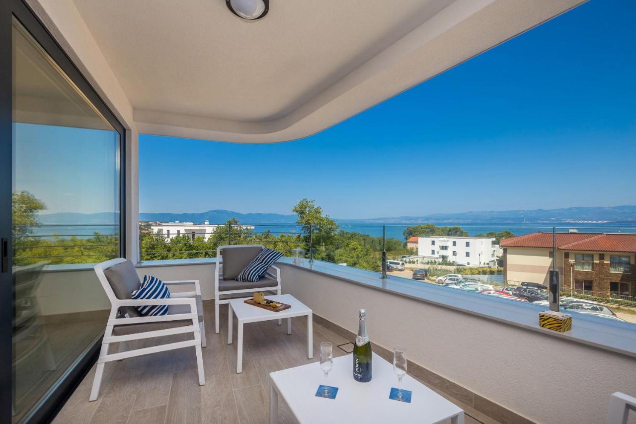 Villa Poseidon Rova ***** Malinska Esterno foto